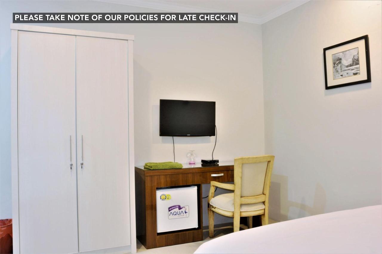 Kemang Eleven Hotell Jakarta Exteriör bild