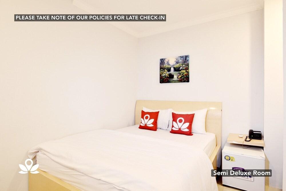 Kemang Eleven Hotell Jakarta Exteriör bild