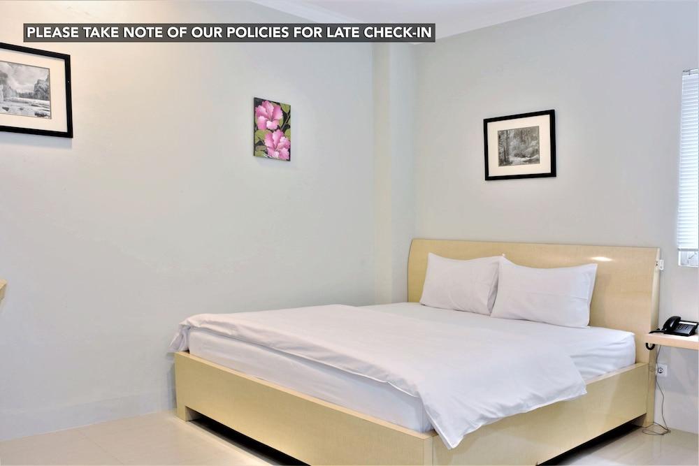 Kemang Eleven Hotell Jakarta Exteriör bild